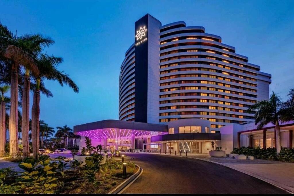 Broadbeach Victoria Square Гоулд Коуст Екстериор снимка